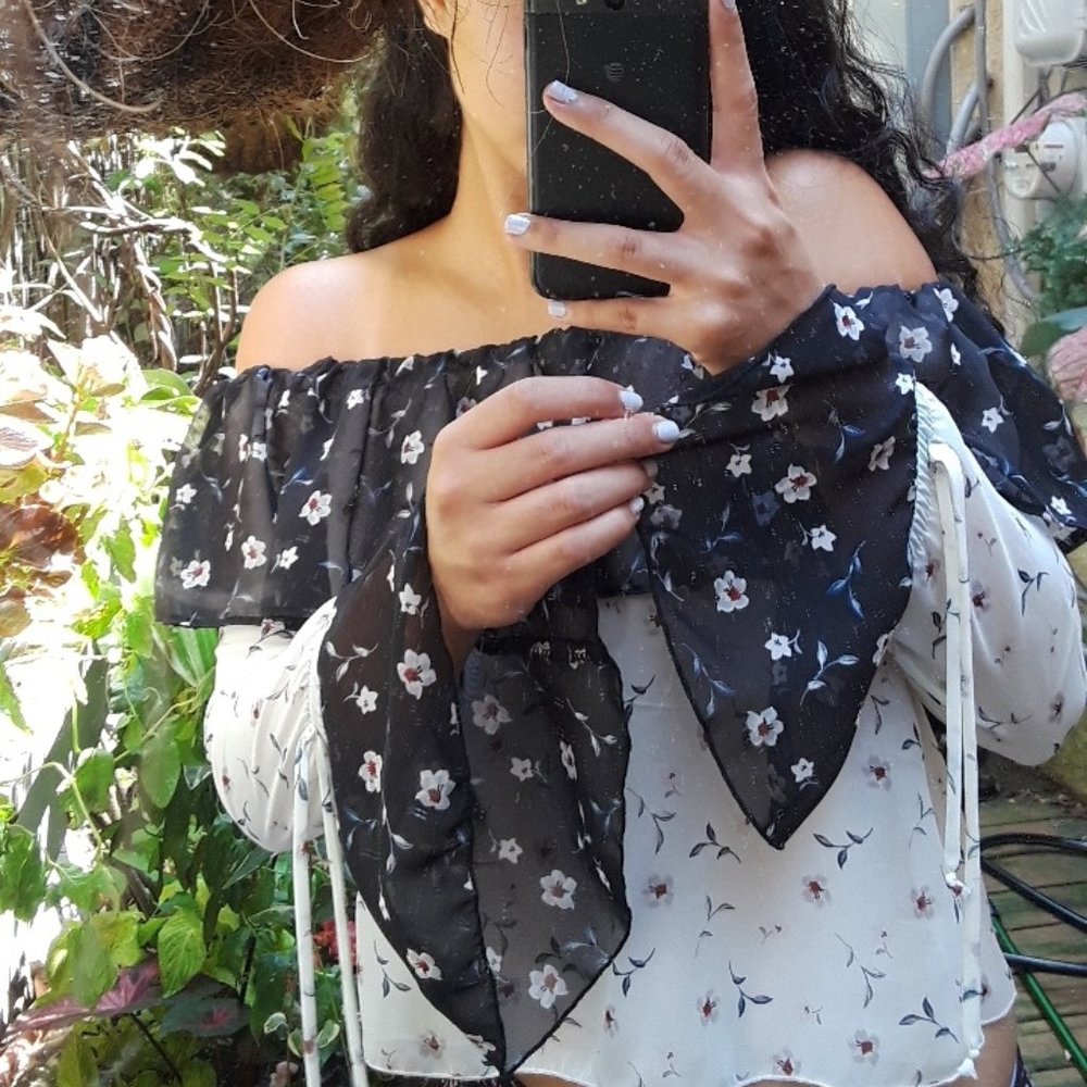 OFF THE SHOULDER DRESSY TOP